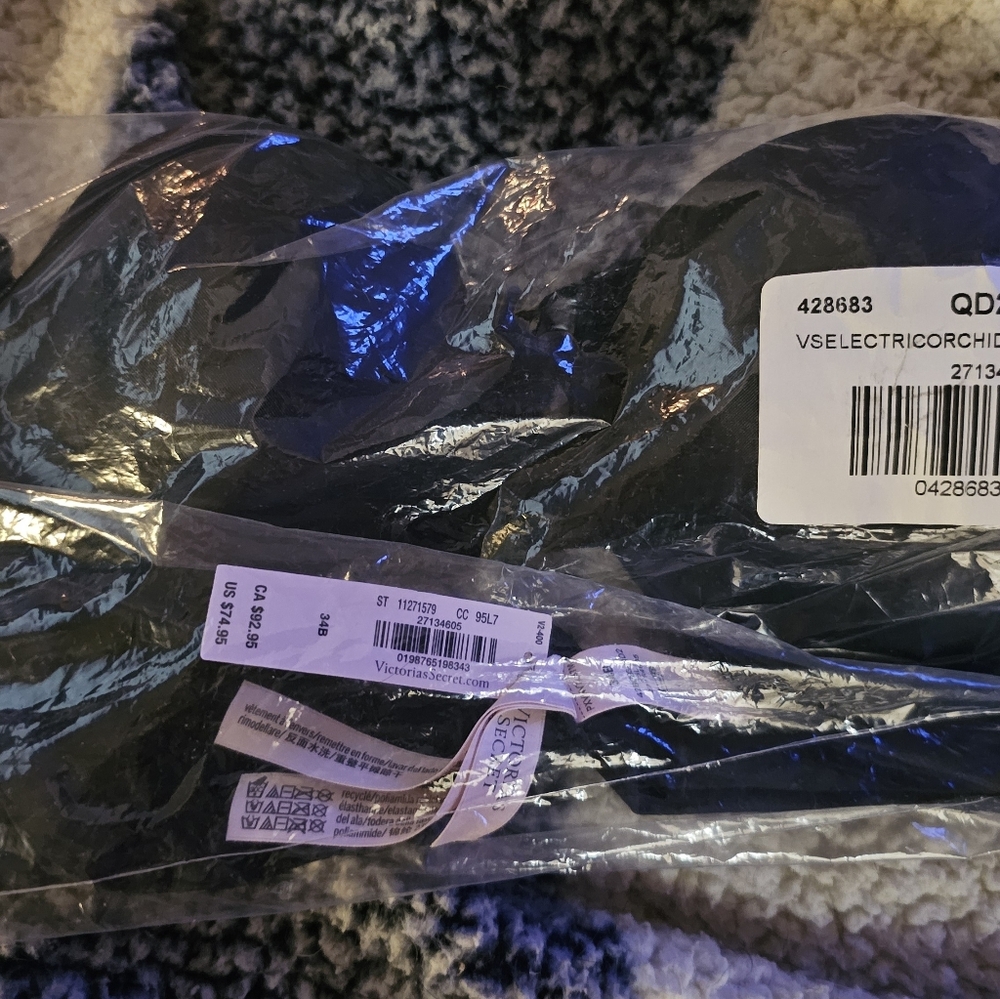 Victorias Secret Very Sexy Electric Orchid Shine Strap Push Up Bra - Picture 4 of 5
